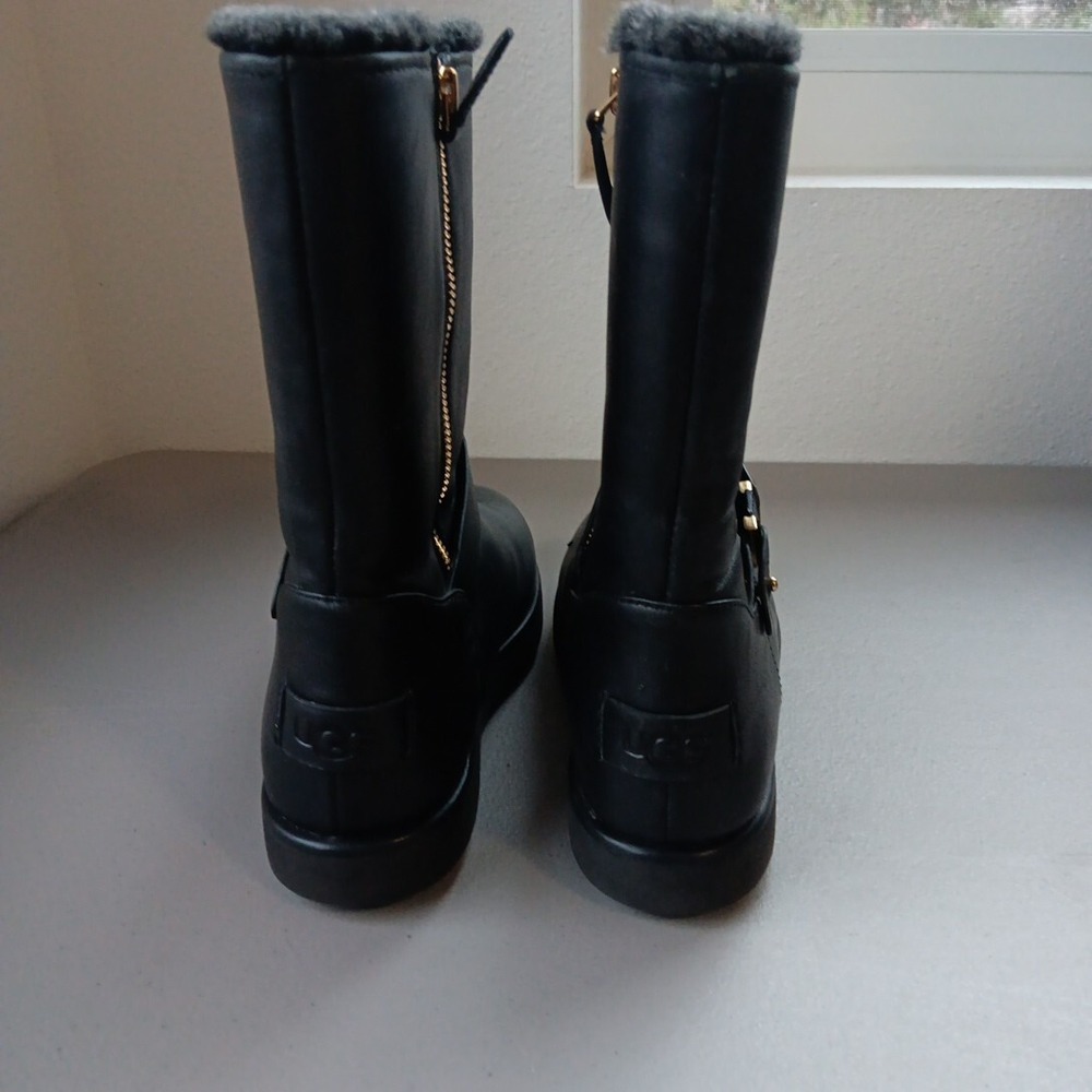 Ugg Berge Boot Womens 6 Short Fur Lined Black Equestrian Buckle Warm Booties - Picture 9 of 13